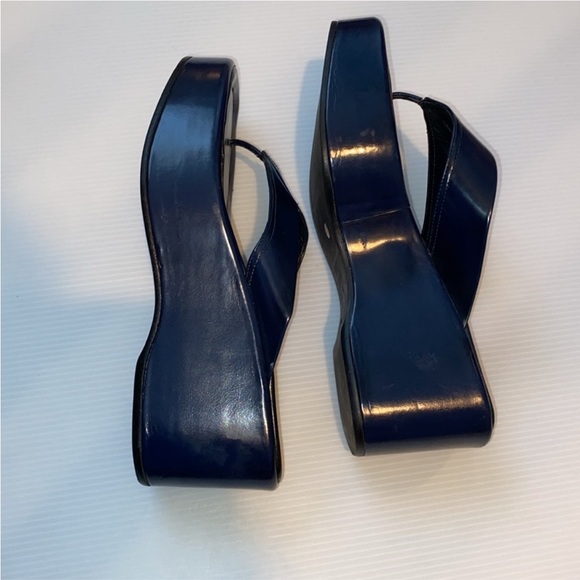 Prada navy thong platform sandal - Picture 2 of 4